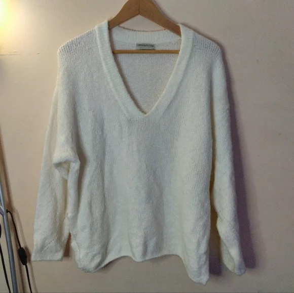Urban Outfitters Rosie Cozy V-neck Off White Oversized Sweater Size L - Picture 4 of 12